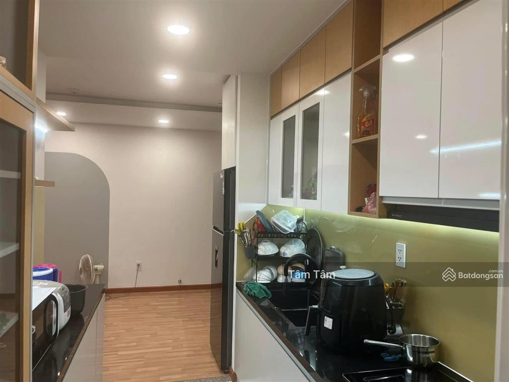 Cần bán gấp, giá cực mềm cc sacomreal, q. tân phú, dt 87m2, 2pn2wc, giá 1 tỷ 760, nội thất xịn, shr