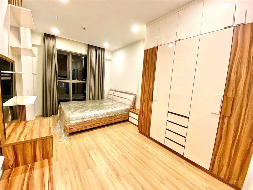Chủ gửi bán gấp căn hộ ch remax plaza, dt 81m2 gồm 2pn 2wc, có nội thất, shr