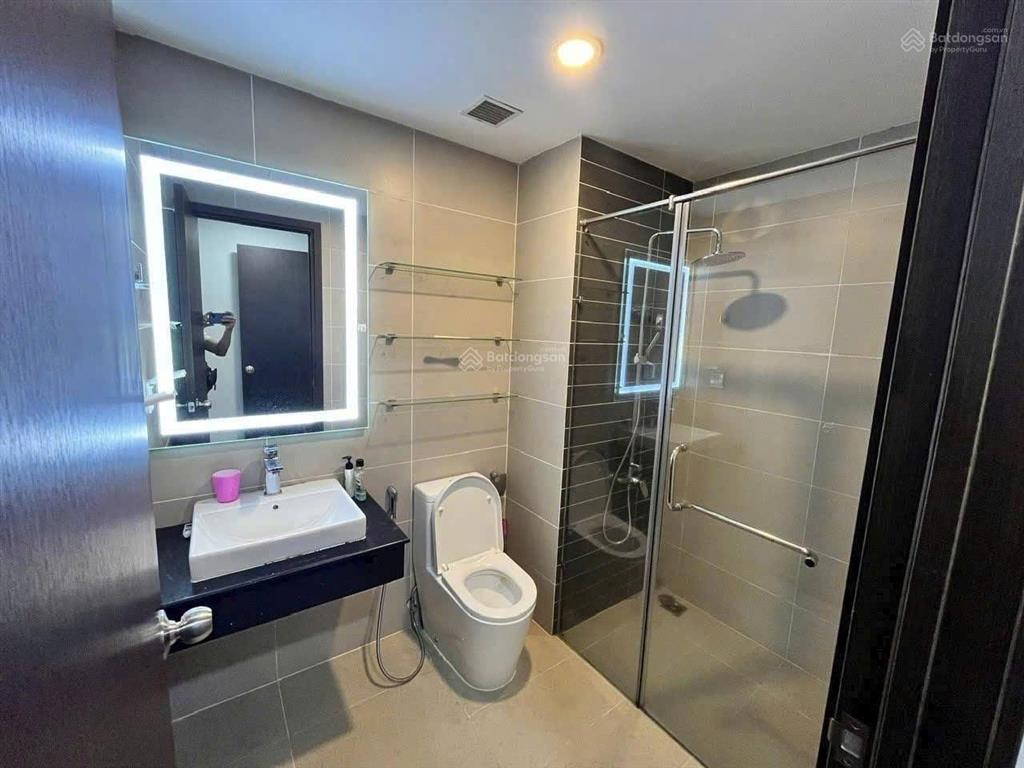 Chính chủ bán gấp ch the tresor, q. 4, dt 75m2, 2pn2wc, giá 3 tỷ 350, nội thất như hình, shr