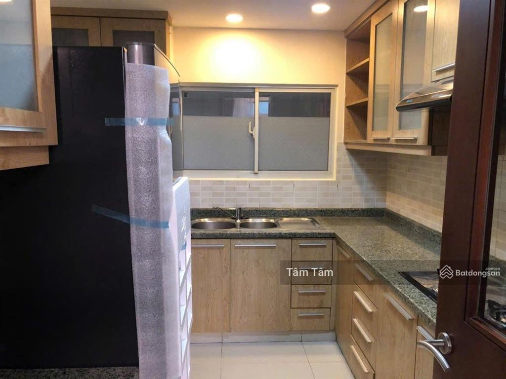 Chính chủ cần bán nhanh cc nguyễn kim q. 10, dt 68m2, 2pn2wc, giá 1 tỷ 750, nội thất bao mới, shr