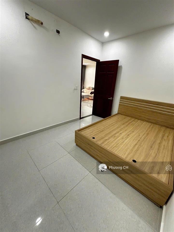 Sang chủ gấp cc ngô gia tự q. 10, dt 72m2, thiết kế 2pn 2wc, pháp lý sạch, giá 1 tỷ 630
