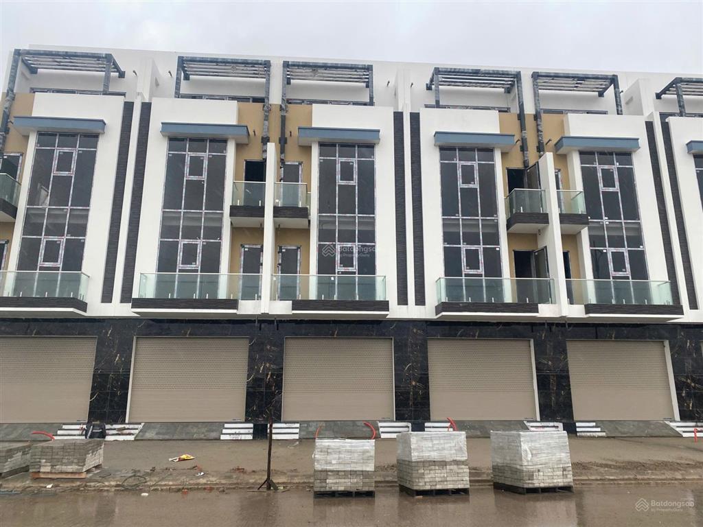 Bán nhà liền kề bờ sông đường 25m đối diện 24 tòa chung cư, vị trí kd nhà hàng đỗ 20 ô tô