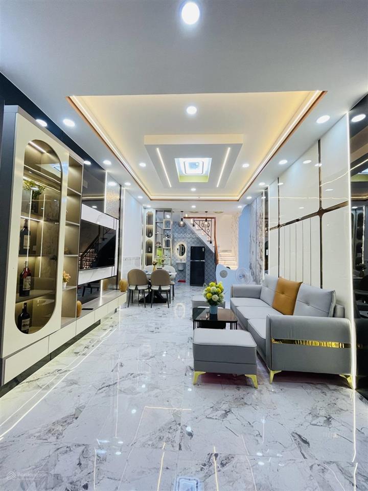 Nhà đẹp mới về vị trí cực đẹp  xe hơi đỗ cửa. 4.xxty