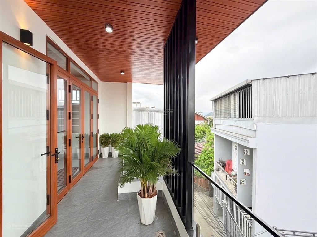 Bán nhanh villa mini 3 tầng kiệt oto 4m tôn đức thắng đối diện bến xe trung tâm