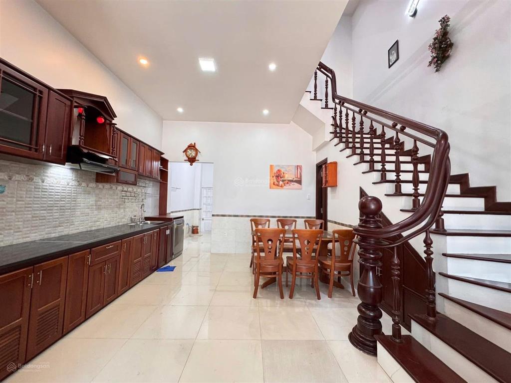 Bán nhà 3 tầng 3 mê mặt tiền đường hoà an9