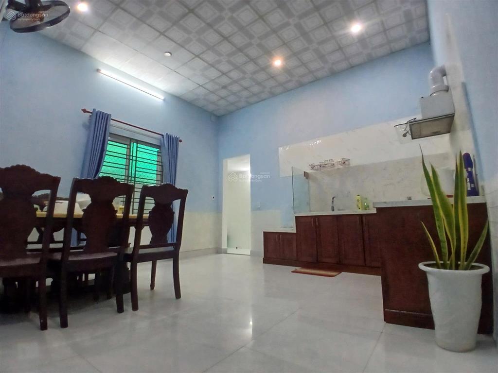 Nhà cấp 4 kiệt trần xuân lê diện tích lớn 135m2 chỉ sau lưng nhà mt
