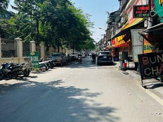 Gia đình chuyển hướng kinh doanh nên cần bán phố nguyễn quý đức  dòng tiền 30tr/tháng