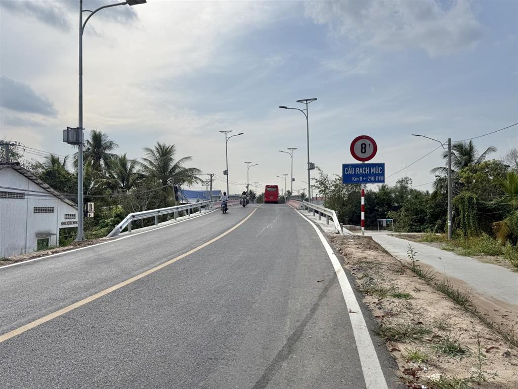 Bán đất đt 854, bình minh, giá ưu đãi 2,6 tỷ, 300m2.