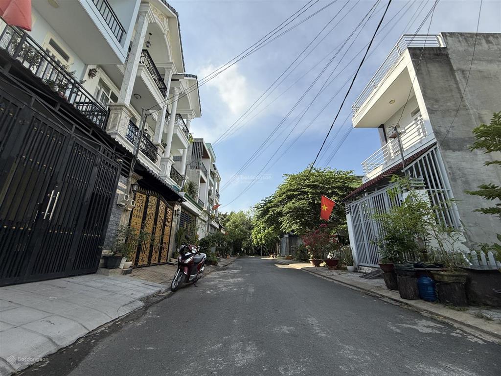Bán nhà trường lưu, long trường, hẻm 8m thông, 57m2, giá 3.4 tỷ