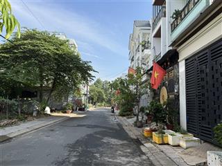 Bán nhà trường lưu, long trường, hẻm 8m thông, 57m2, giá 3.4 tỷ