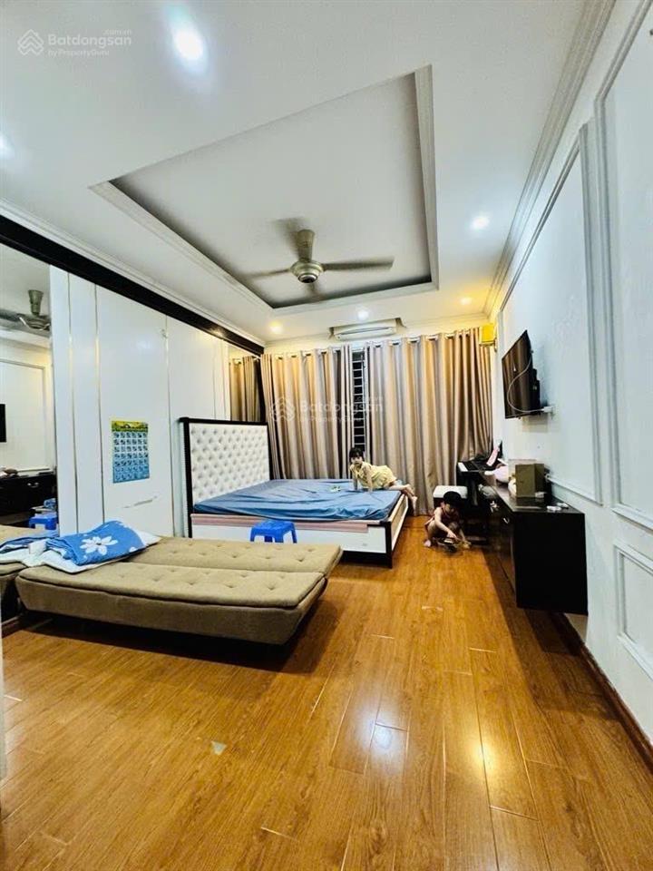 Mình cần bán nhà số 8 ngõ 218/38 khâm thiên, 2thoáng, view trường học, 48m2, 4 tầng tự xây, 11.6 tỷ