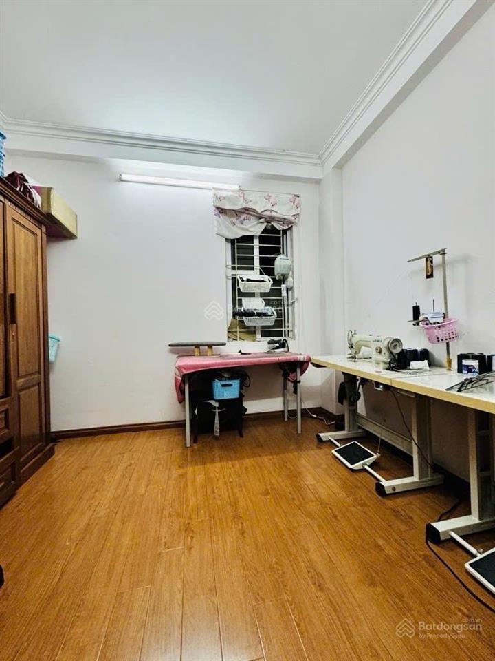 Mình cần bán nhà số 8 ngõ 218/38 khâm thiên, 2thoáng, view trường học, 48m2, 4 tầng tự xây, 11.6 tỷ