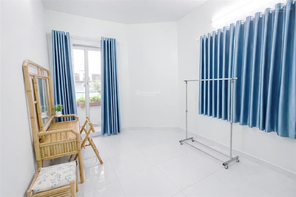 Chính chủ gửi bán nhà giá rẻ lô góc ở linh xuân thủ đức hẻm xe hơi ngay sân bóng chợ xuân hiệp
