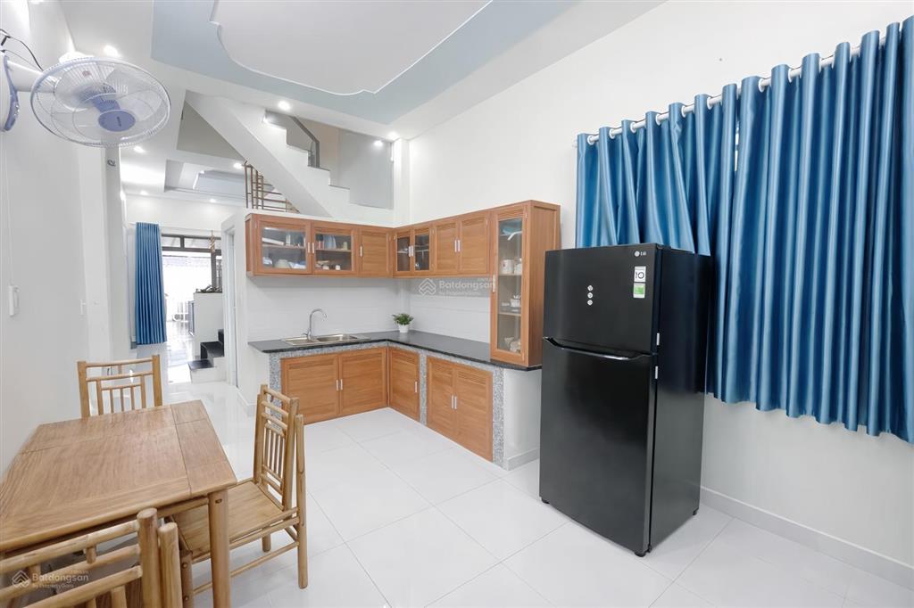 Chính chủ gửi bán nhà giá rẻ lô góc ở linh xuân thủ đức hẻm xe hơi ngay sân bóng chợ xuân hiệp