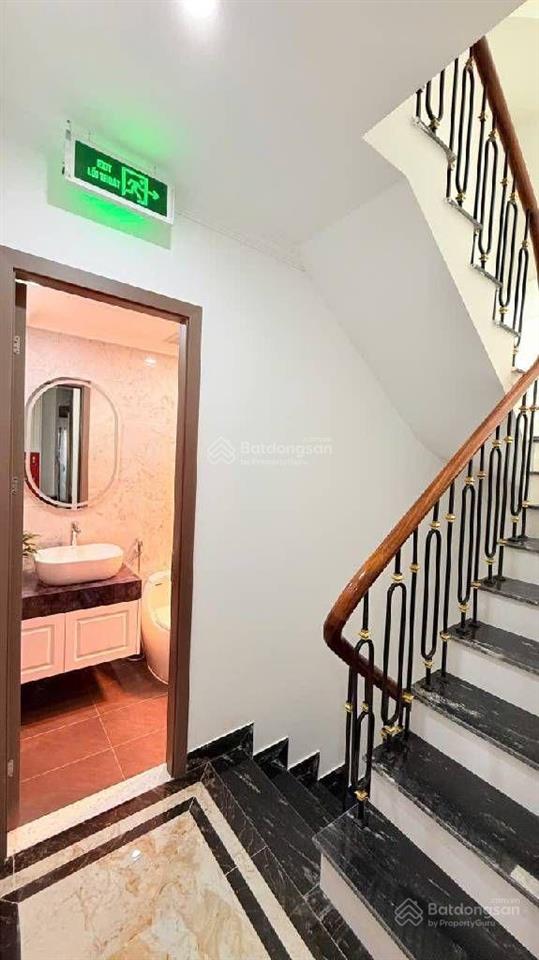 Bán nhà mặt phố dại la trung tâm xầm uất