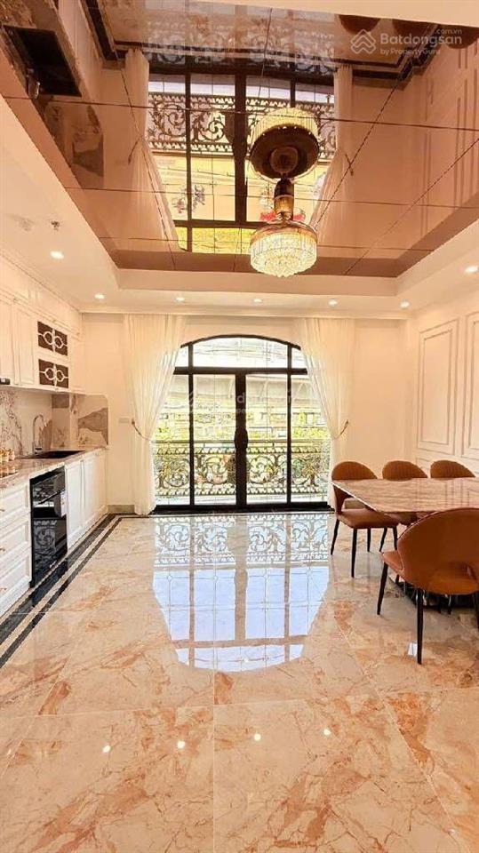 Bán nhà mặt phố dại la trung tâm xầm uất