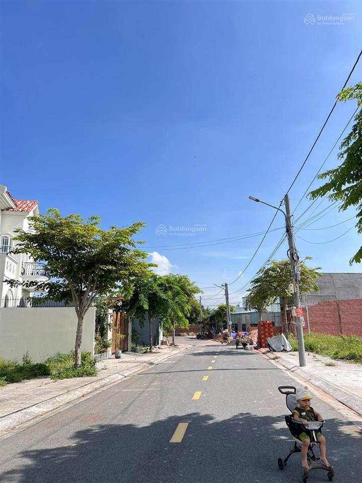 Bán đất dt 2959m2 có 111m2 thổ cư, mặt tiền đường nhựa. gần vòng xoay tl44b tam phước long điền