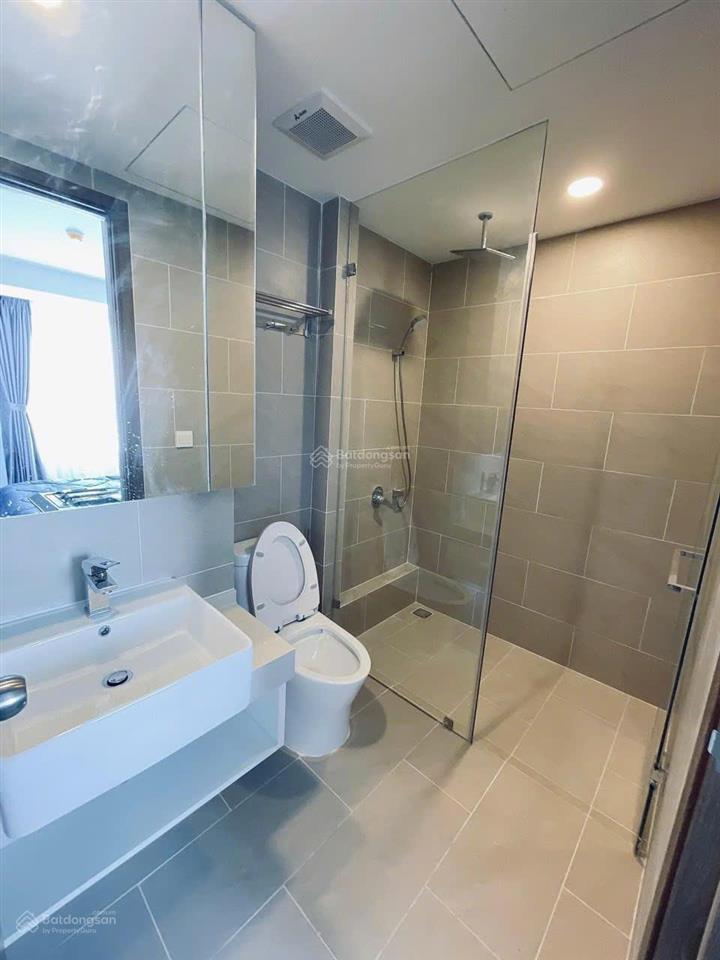 Chính chủ cần bán gấp căn hộ charmington quận 10 dt 72m2 2pn 2wc giá 2 tỷ 260 nội thất đầy đủ