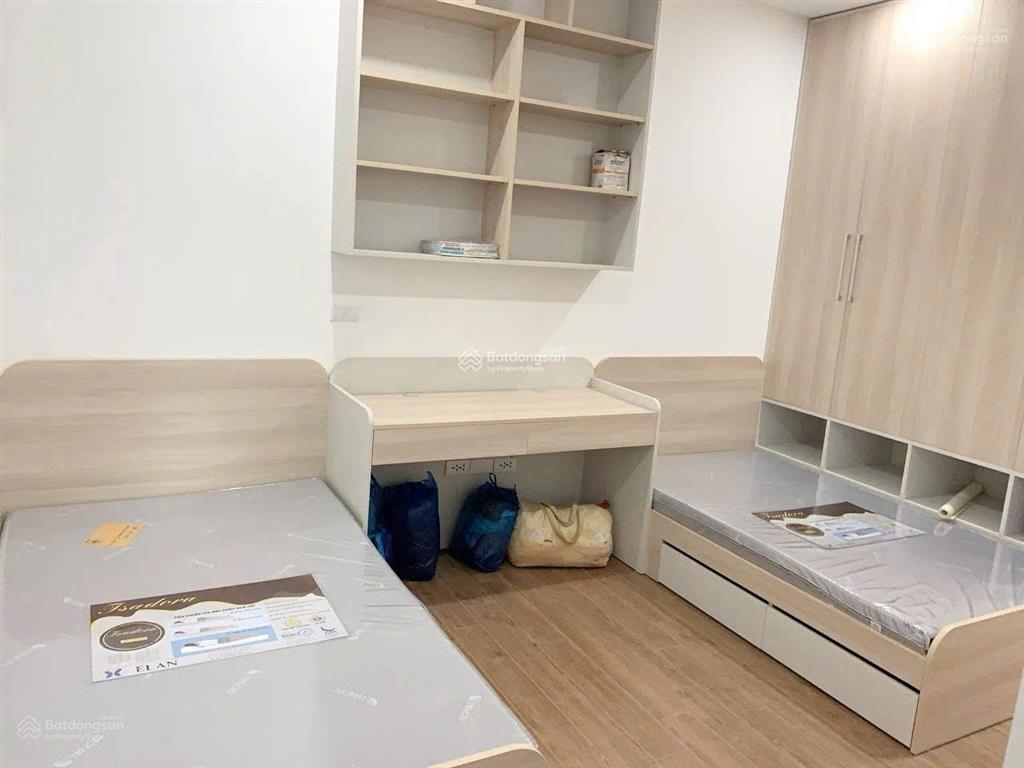 Chính chủ bán chung cư cao cấp 62m², 2 pn, 2 vs full nội thất giá 5,8 tỷ