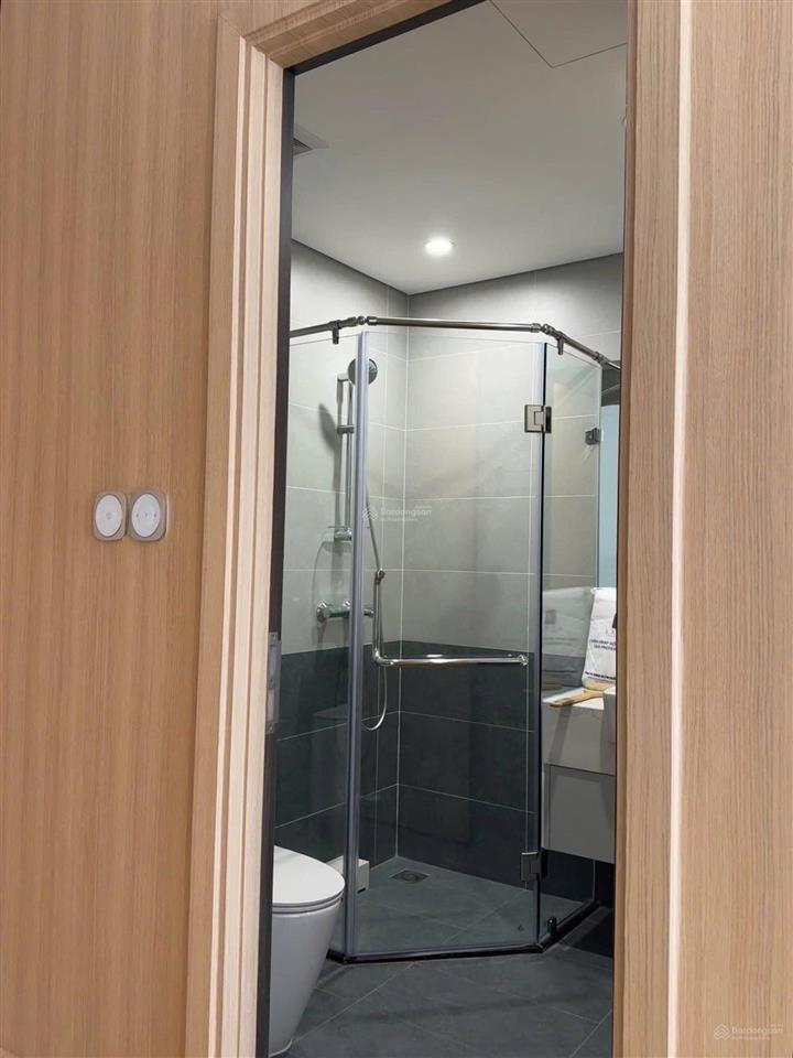 Chính chủ bán căn studio view quảng trường, đủ nội thất đang thanh toán tiến độ