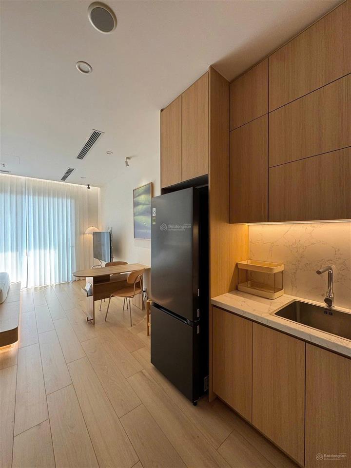 Chính chủ bán căn studio view quảng trường, đủ nội thất đang thanh toán tiến độ