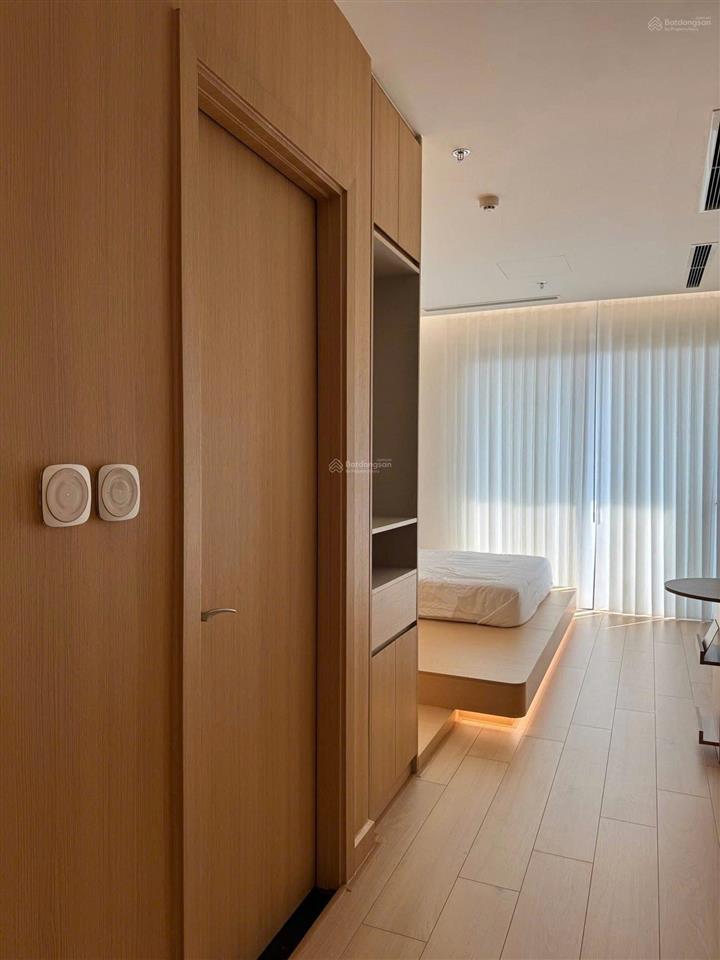 Chính chủ bán căn studio view quảng trường, đủ nội thất đang thanh toán tiến độ