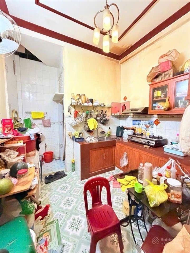 Q11  hxh giáp q10 ngay 3/2  lê đại hành  3 tầng  3pn  sổ vuông đẹp  chủ lâu năm  chỉ 6.x tỷ