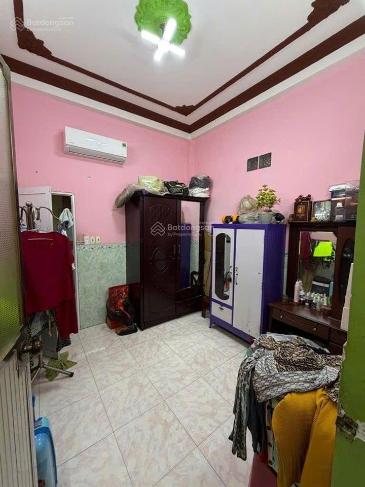 Q11  hxh giáp q10 ngay 3/2  lê đại hành  3 tầng  3pn  sổ vuông đẹp  chủ lâu năm  chỉ 6.x tỷ