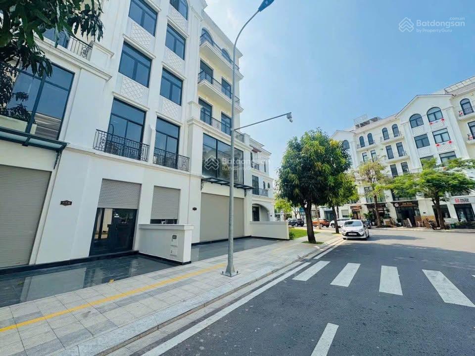 Gấp, cần bán nhanh nhà phố t14  manhattan giá tốt  0935 448 ***