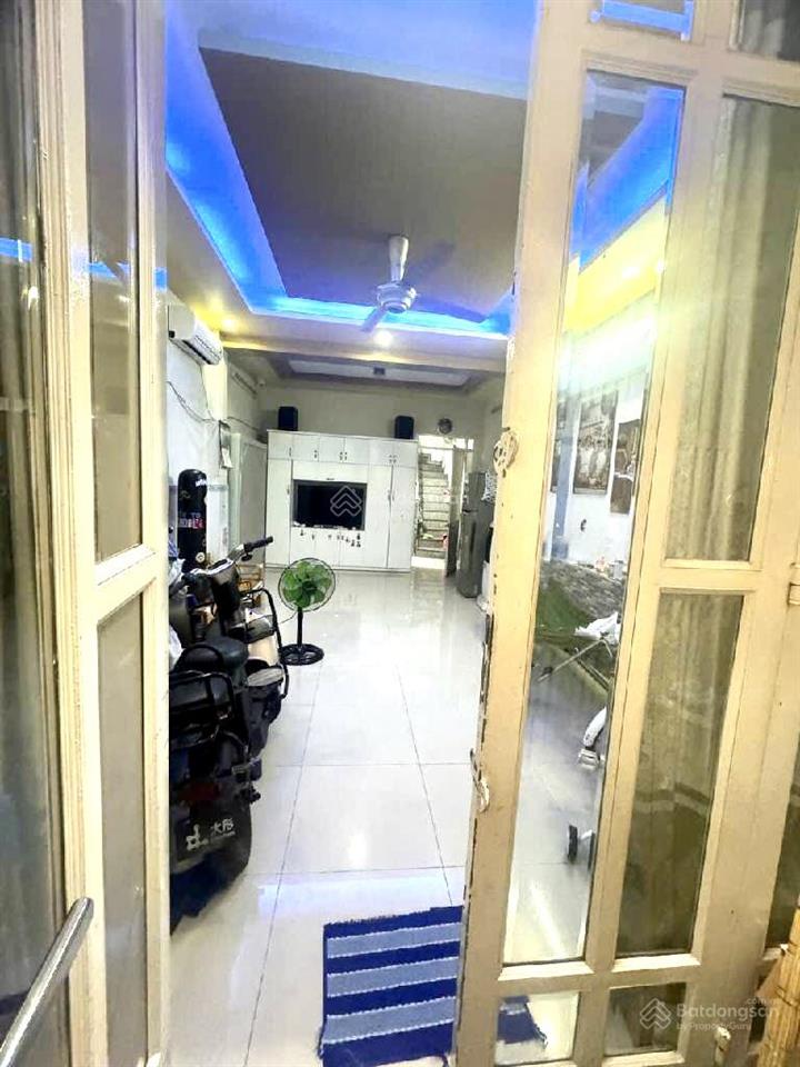 Bán nhà hxh  50m2  3 tầng  tân sơn nhì tân phú, khu trung tâm thương mại tân phú, nhỉnh 5tỷ