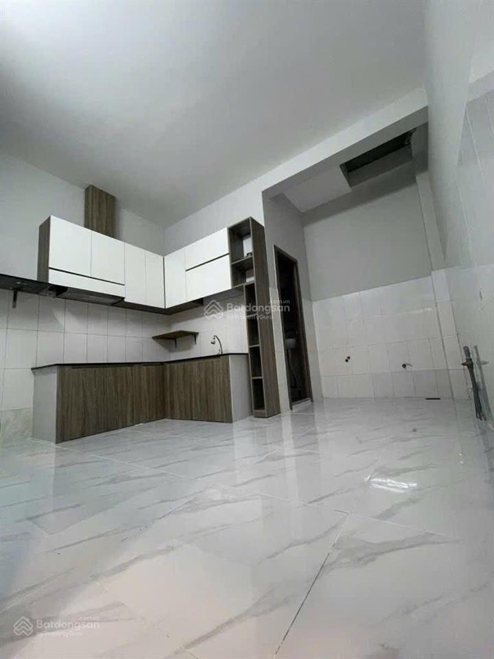 Bán gấp nhà mới 2 tầng 40m2 đường tân sơn nhì q.tân phú, chỉ nhỉnh 4tỷ , giá tốt khu vực