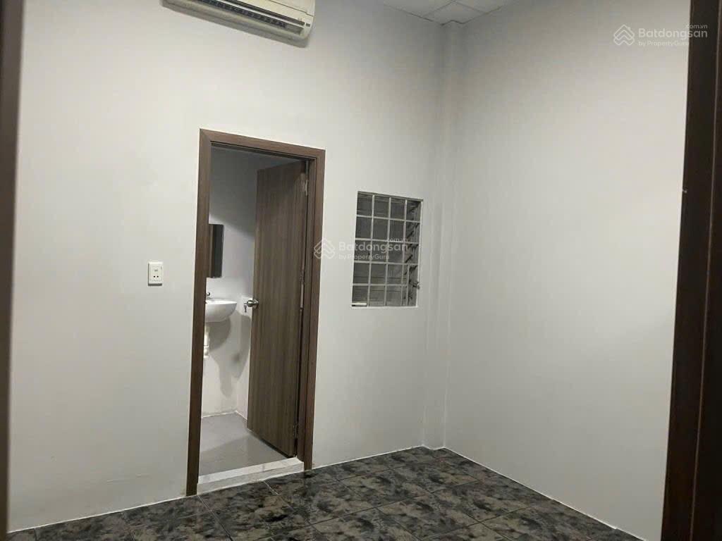 Bán gấp nhà mới 2 tầng 40m2 đường tân sơn nhì q.tân phú, chỉ nhỉnh 4tỷ , giá tốt khu vực