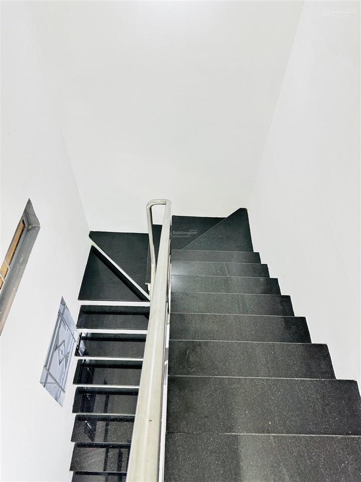 Bán nhà đường xe hơi 8m thông  nhà đúc 3 tầng btct  sát đầm sen  hơn 8 tỷ đường tô hiệu 58m2