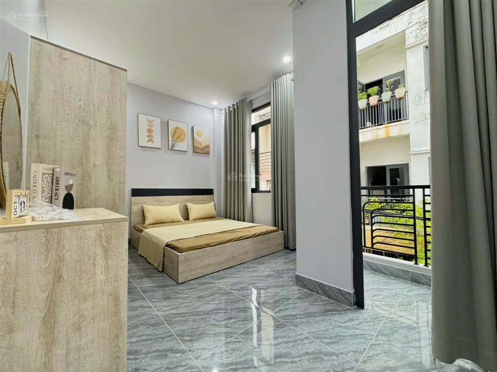 Cho thuê căn 1pn ban công q4 gần đh luật, đh nguyễn tất thành, cầu kênh tẻ, chợ xóm chiếu