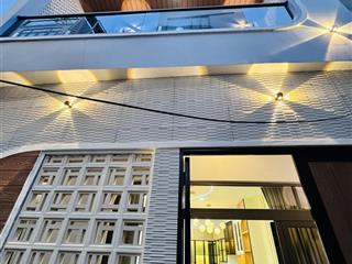 Siêu phẩm  lê văn sỹ  q3  1 căn ra hxh  4 tầng đúc  4pn  4vs  phòng xông hơi  full nội thất