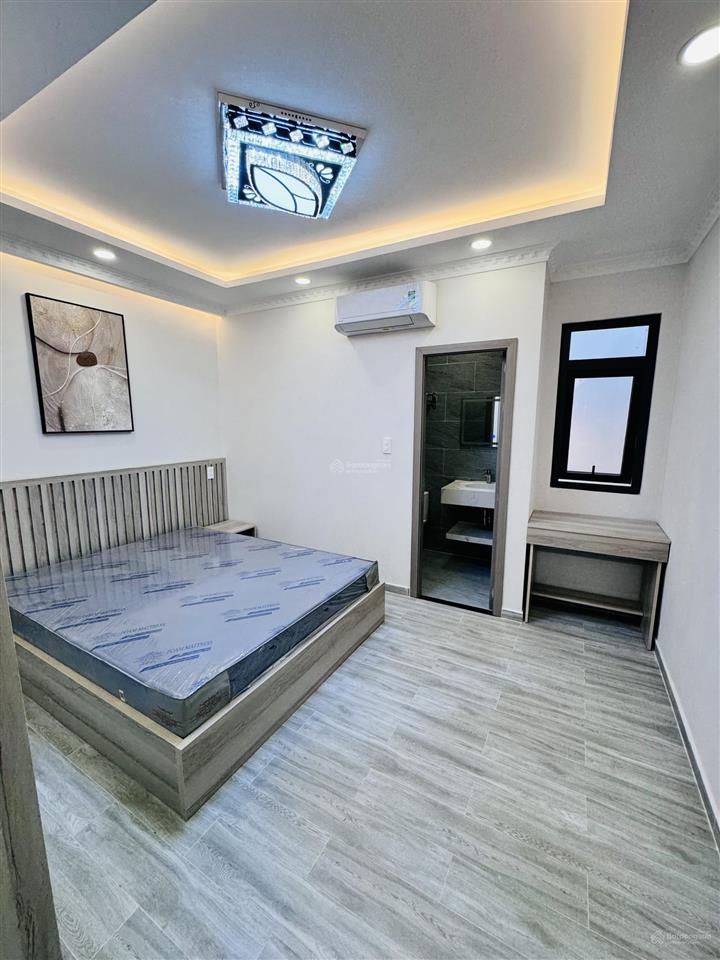 Phú nhuận  xây mới  oto vào nhà  50m2  5 tầng  5 phòng  6vs  sát mặt tiền  11.9 tỷ