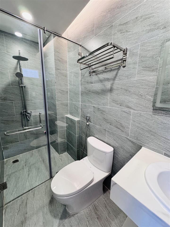 Phú nhuận  xây mới  oto vào nhà  50m2  5 tầng  5 phòng  6vs  sát mặt tiền  11.9 tỷ