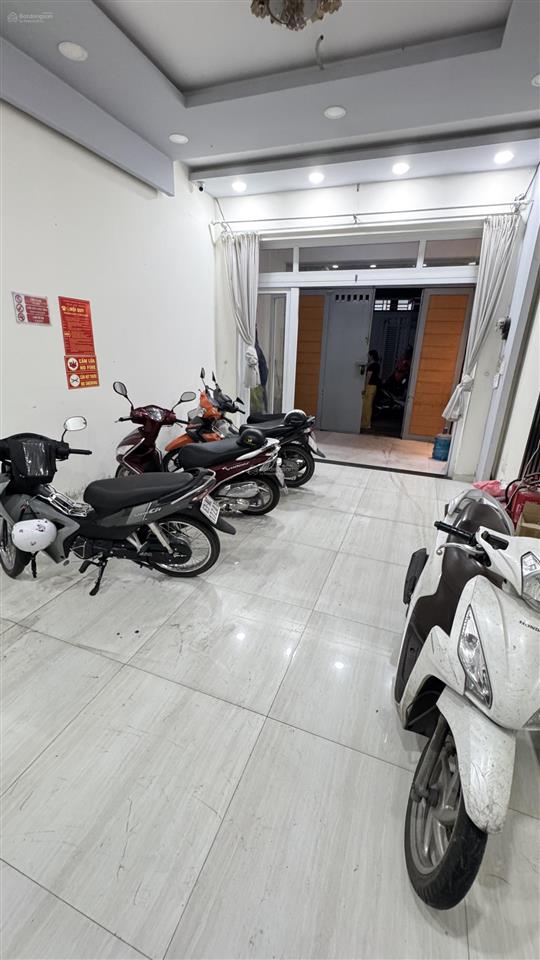 Hẻm 5m  oto vào nhà  sát mặt tiền  nguyễn văn lượng  p16  gv  70m2  4 tầng  dòng tiền 35tr