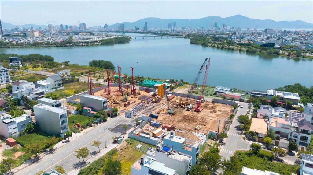 Căn ngoại giao 2pn mặt sông hàn sân vườn s  light tower đà nẵng