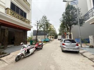 Khu dịch vụ dương nội hà đông 50m2, vuông 5*10. giá 11tỷ (cần bán gấp giá còn thương lượng )