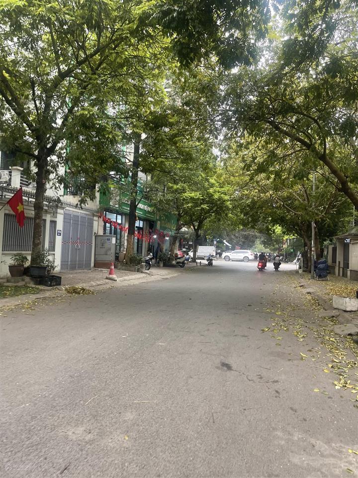 Gấp .. anh hoà cần tiền bán gấp nhà khi dv xa la 65m2 , 4 tầng giá 14 tỷ ( rẻ nhất khu vực )