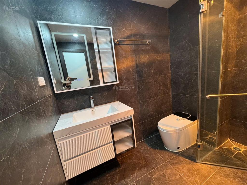 Xala hà đông phân lô vỉa hè 6 tầng thang máy . 65m2 giá nhỉnh 15tỷ . chủ ngộp bank cần bán gấp