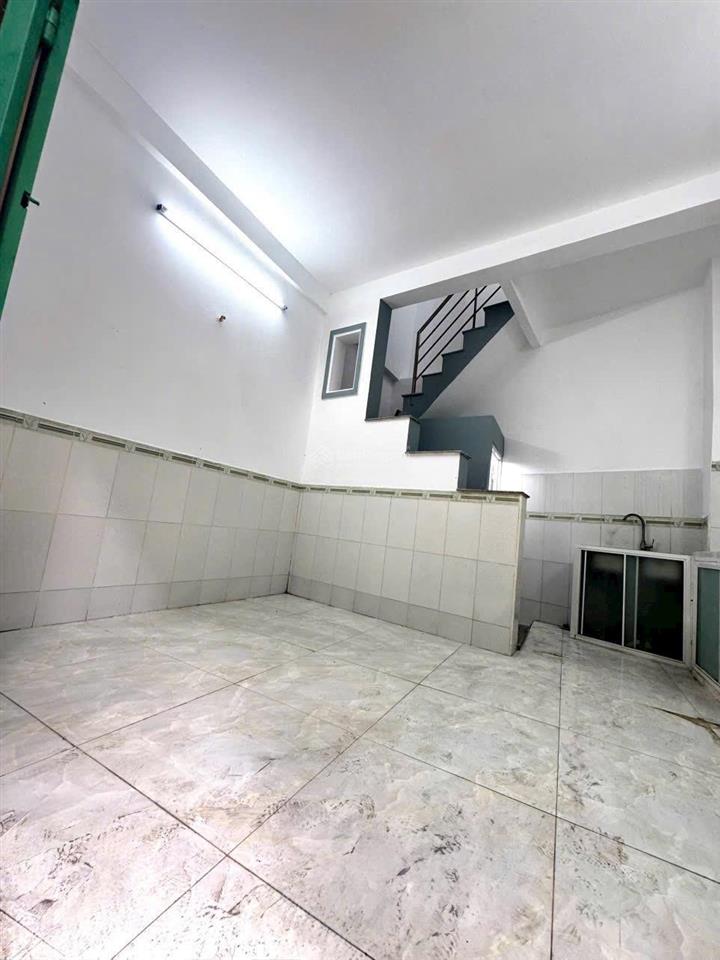 Bán nhà riêng 24m2 đường lương văn can f15