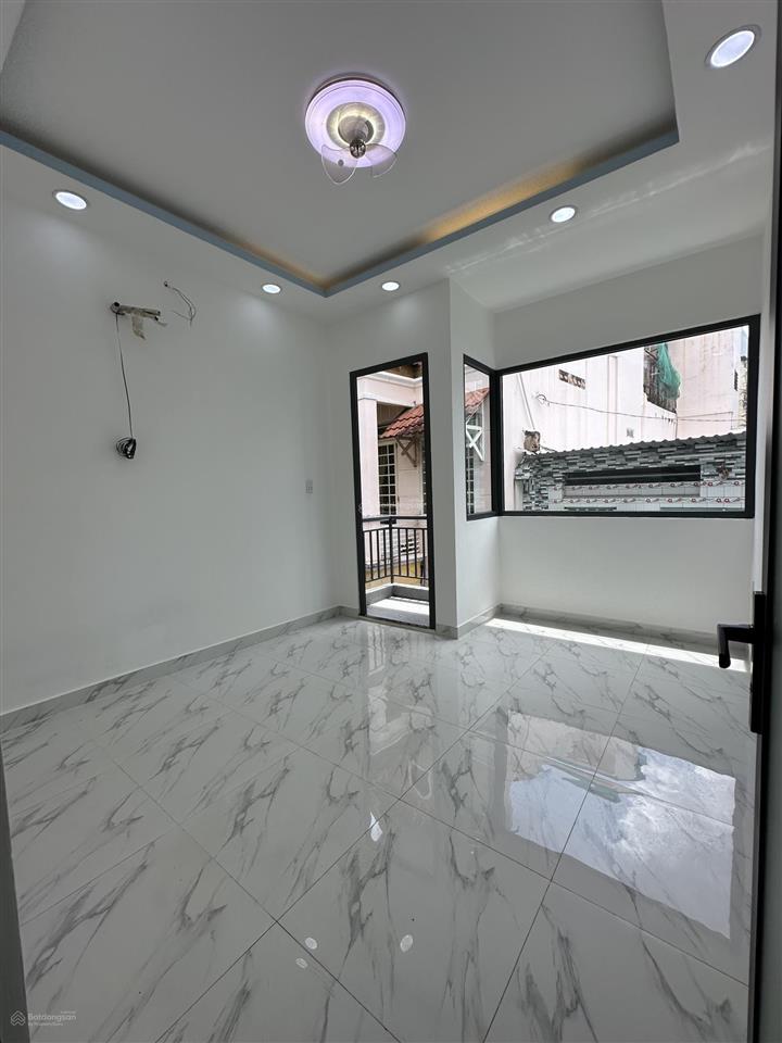 Bán nhà riêng 42m2 đường hưng phú p. chánh hưng