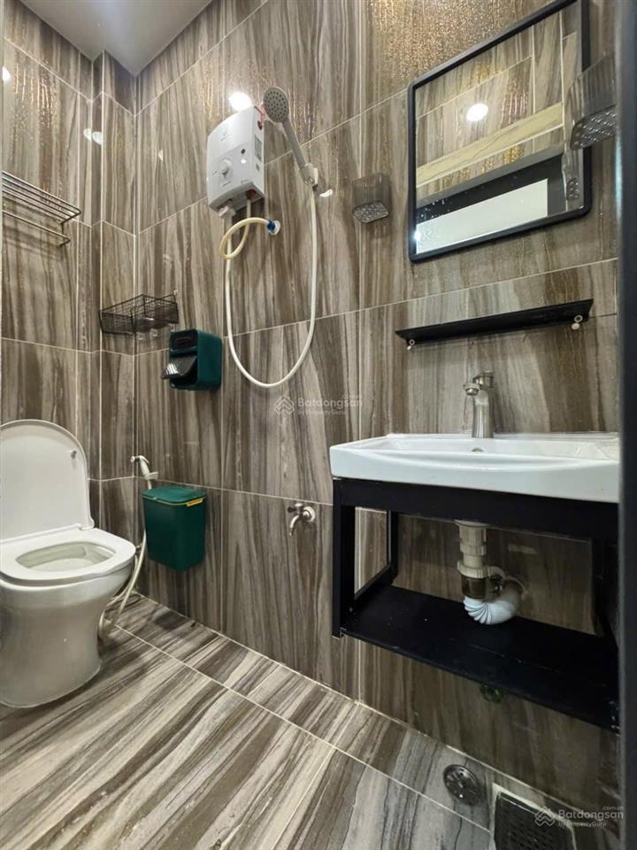 Bán nhà riêng 23m2 đường trần phú quận 5