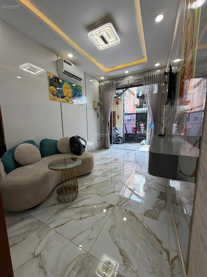 Bán nhà riêng 23m2 đường trần phú quận 5