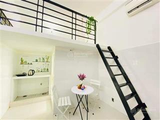 Còn 1 phòng y như hình  gần sân bay  tân bình