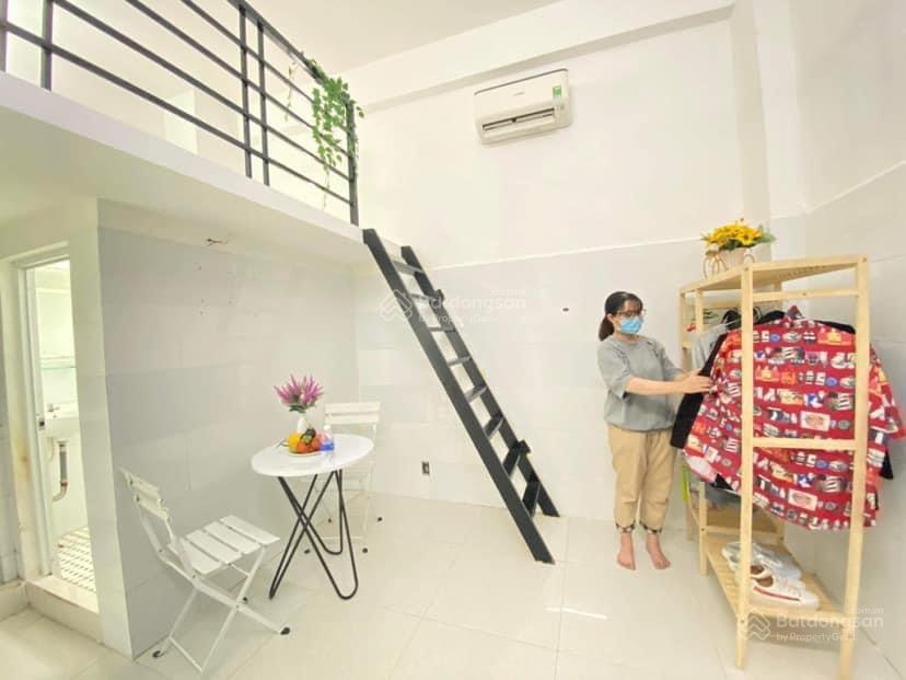 Còn 1 phòng y như hình  gần sân bay  tân bình