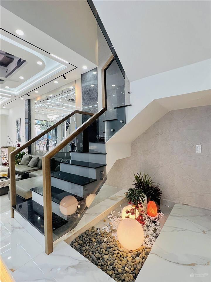 Nhà 2 lầu 5x20m ql50 sát bên bến xe quận 8. giá 760 triệu  đang cho thuê 25 triệu / tháng