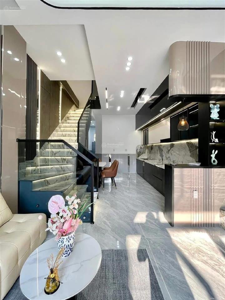 Nhà 1 lầu 5x20m ngay chợ hưng long. giá 750 triệu  đang cho thuê 25 triệu / tháng